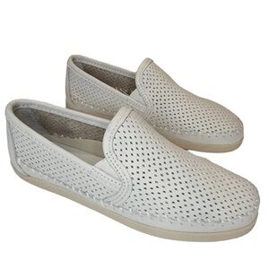 Minnetonka Pacific Loafer Slip On White Perforated Leather Shoes Women's Sz 9